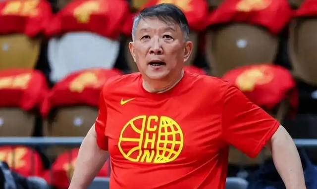 开云APP下载-宫鲁鸣下课？女篮集训2个月，打得依旧混乱，王思雨喊话不留情面